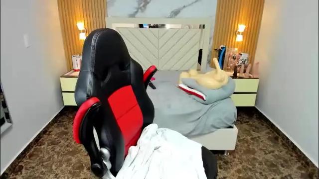 Image 8 of karolandluna Stream on Chaturbate on 1 month ago