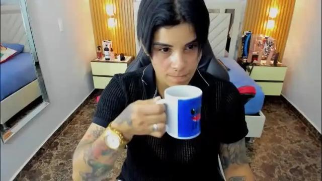 Image 3 of karolandluna Stream on Chaturbate on 1 month ago