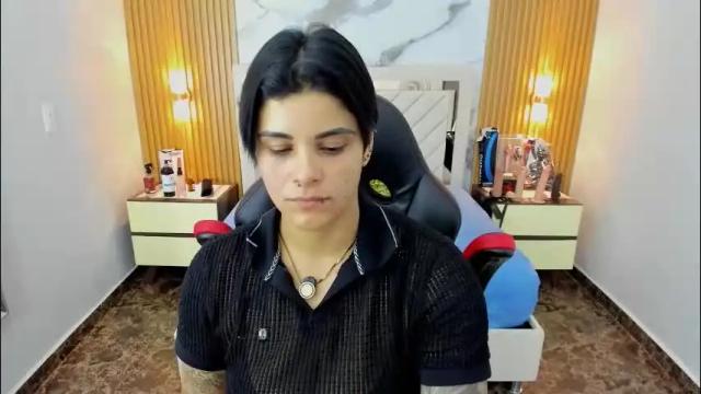 Image 6 of karolandluna Stream on Chaturbate on 1 month ago