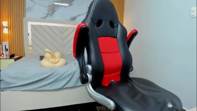 Image 6 of karolandluna Stream on Chaturbate on 1 month ago