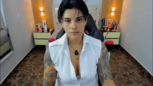 Image 10 of karolandluna Stream on Chaturbate on 28 days ago