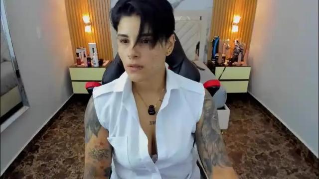 Image 7 of karolandluna Stream on Chaturbate on 28 days ago