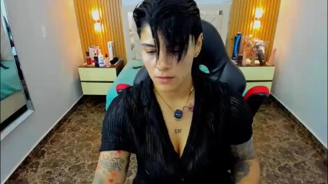 Image 3 of karolandluna Stream on Chaturbate on 27 days ago