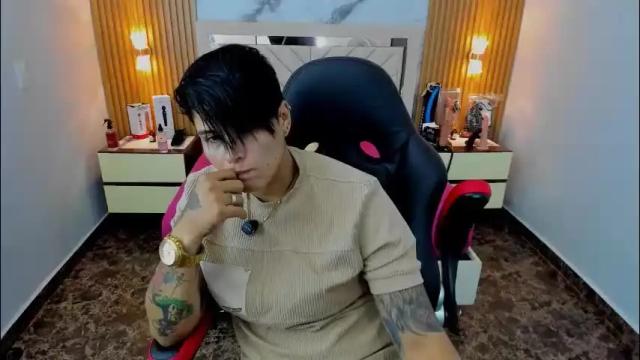 Image 2 of karolandluna Stream on Chaturbate on 26 days ago