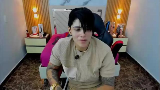 Image 3 of karolandluna Stream on Chaturbate on 26 days ago