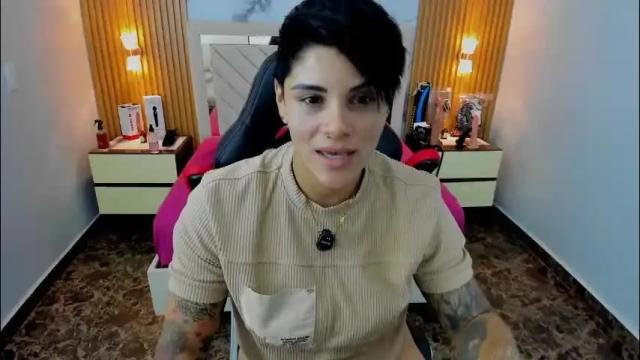 Image 7 of karolandluna Stream on Chaturbate on 26 days ago