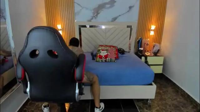 Image 2 of karolandluna Stream on Chaturbate on 24 days ago