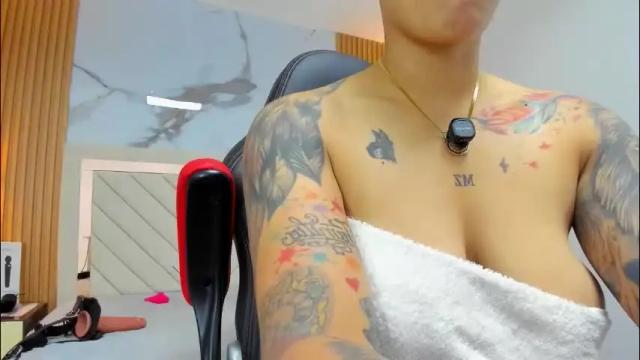 Image 2 of karolandluna Stream on Chaturbate on 10 days ago