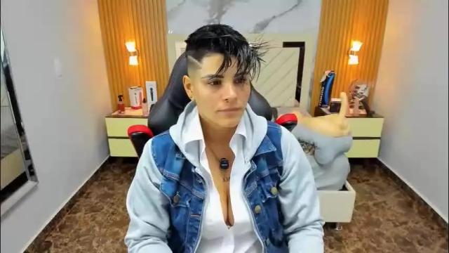 Image 6 of karolandluna Stream on Chaturbate on 10 days ago