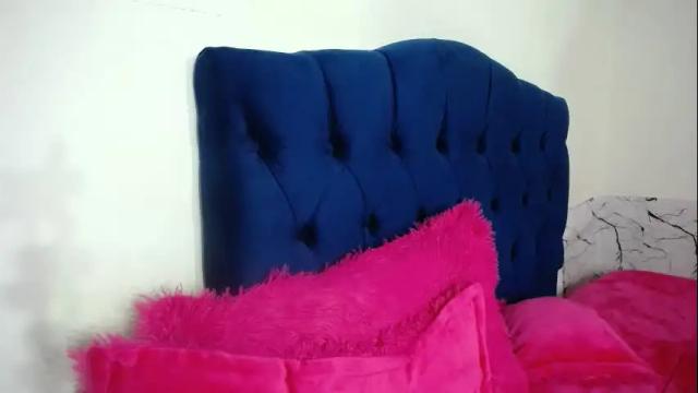 Image 4 of karolay_su Stream on Chaturbate on 16 days ago
