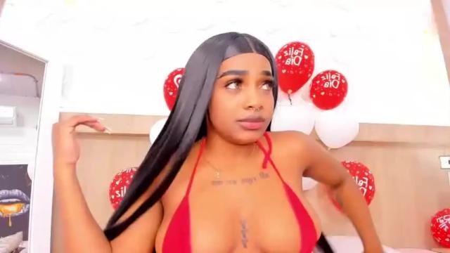 Image 8 of karolay_white_ Stream on Chaturbate on 16 months ago