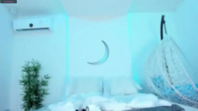 Image 10 of karolayjones_ Stream on Chaturbate on 19 months ago