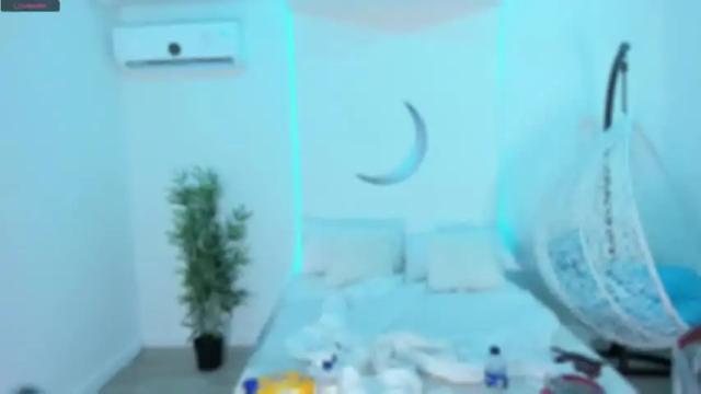 Image 11 of karolayjones_ Stream on Chaturbate on 19 months ago