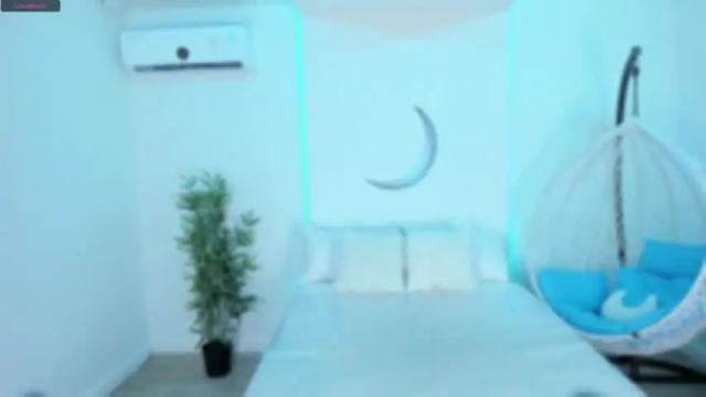 Image 12 of karolayjones_ Stream on Chaturbate on 19 months ago