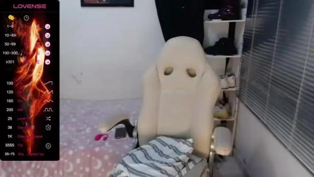 Image 8 of karolayn18 Stream on Chaturbate on 12 months ago