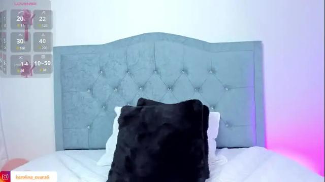 Image 12 of karolina_evans Stream on Chaturbate on 29 days ago