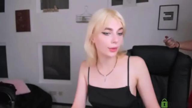 Image 3 of karolina_evanss Stream on Chaturbate on 20 months ago
