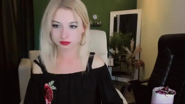 Image 3 of karolina_evanss Stream on Chaturbate on 20 months ago