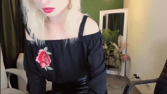 Image 7 of karolina_evanss Stream on Chaturbate on 20 months ago