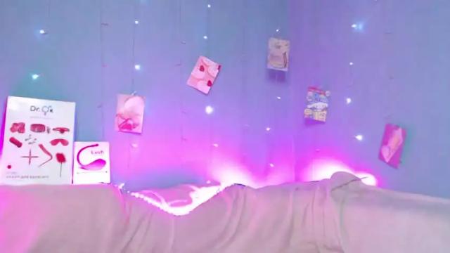 Image 6 of karolina_hottie_ Stream on Chaturbate on 16 months ago