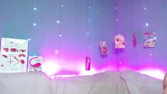 Image 2 of karolina_hottie_ Stream on Chaturbate on 14 months ago