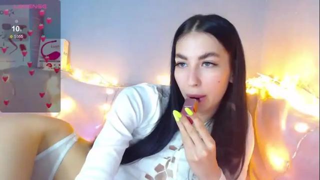 Image 10 of karolina_hottie_ Stream on Chaturbate on 18 days ago