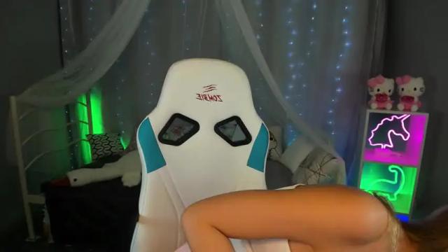 Image 7 of karolinahayes Stream on Chaturbate on 16 months ago