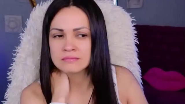 Image 6 of karolinarobinson Stream on Chaturbate on 13 months ago