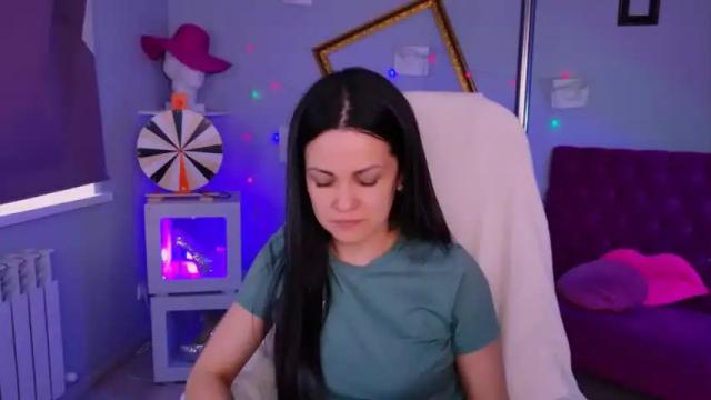 Image 10 of karolinarobinson Stream on Chaturbate on 13 months ago