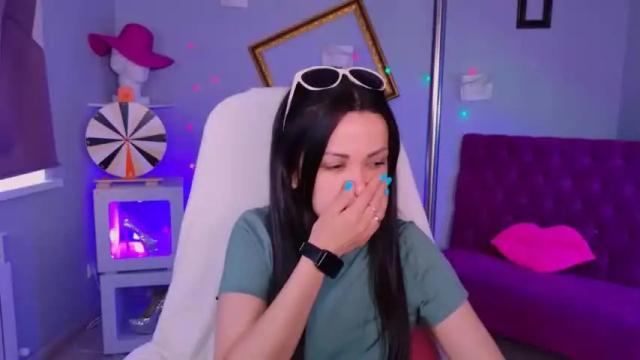 Image 6 of karolinarobinson Stream on Chaturbate on 13 months ago