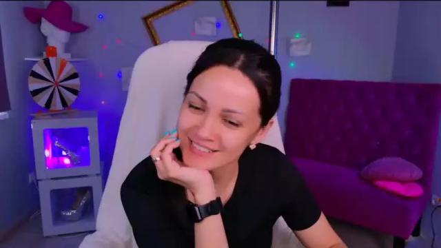 Image 10 of karolinarobinson Stream on Chaturbate on 13 months ago