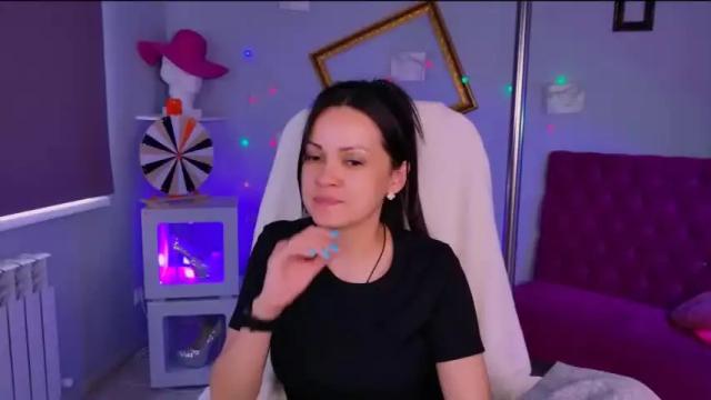 Image 2 of karolinarobinson Stream on Chaturbate on 13 months ago