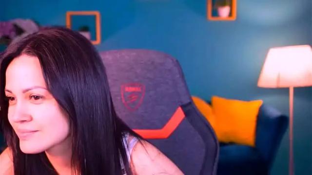 Image 10 of karolinarobinson Stream on Chaturbate on 13 months ago