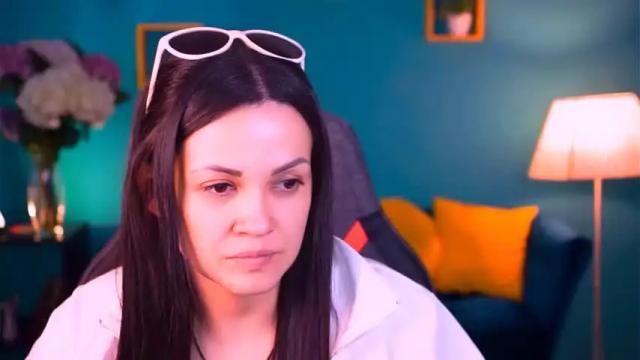 Image 11 of karolinarobinson Stream on Chaturbate on 13 months ago
