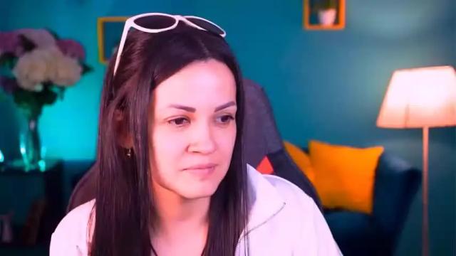 Image 12 of karolinarobinson Stream on Chaturbate on 13 months ago