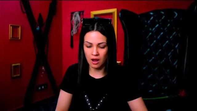 Image 2 of karolinarobinson Stream on Chaturbate on 1 month ago