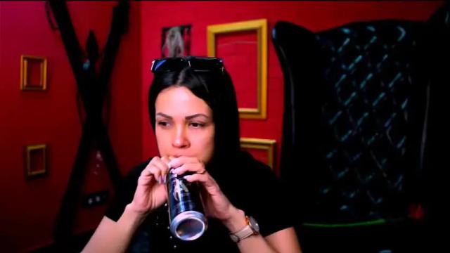 Image 3 of karolinarobinson Stream on Chaturbate on 1 month ago