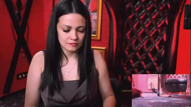 Image 2 of karolinarobinson Stream on Chaturbate on 5 months ago