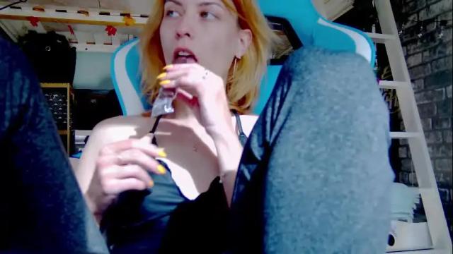 Image 4 of karoline121 Stream on Chaturbate on 1 month ago
