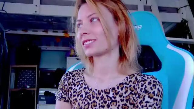 Image 2 of karoline121 Stream on Chaturbate on 1 month ago