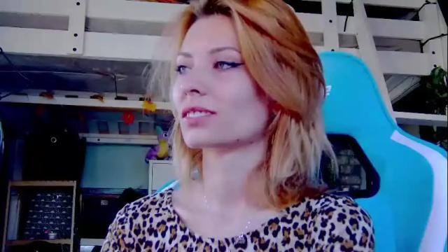 Image 7 of karoline121 Stream on Chaturbate on 1 month ago