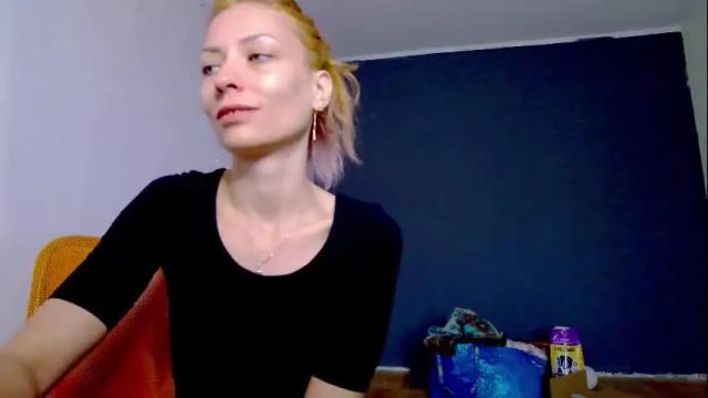 Image 2 of karoline121 Stream on Chaturbate on 24 days ago