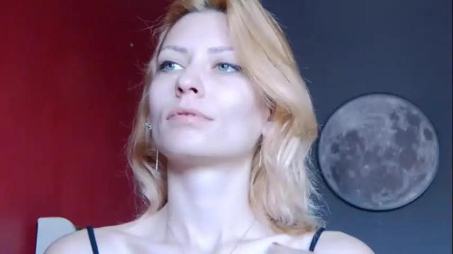 Image 10 of karoline121 Stream on Chaturbate on 8 days ago