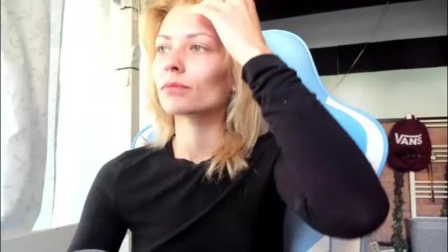 Image 7 of karoline121 Stream on Chaturbate on 1 month ago