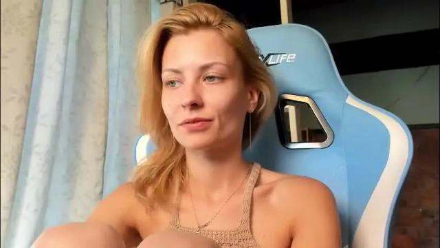 Image 12 of karoline121 Stream on Chaturbate on 1 month ago