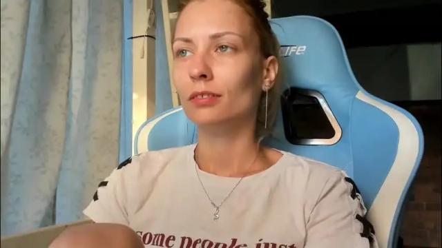 Image 10 of karoline121 Stream on Chaturbate on 1 month ago
