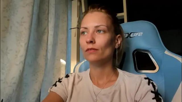 Image 8 of karoline121 Stream on Chaturbate on 1 month ago