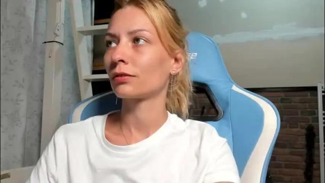 Image 11 of karoline121 Stream on Chaturbate on 1 month ago