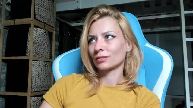 Image 3 of karoline121 Stream on Chaturbate on 1 month ago