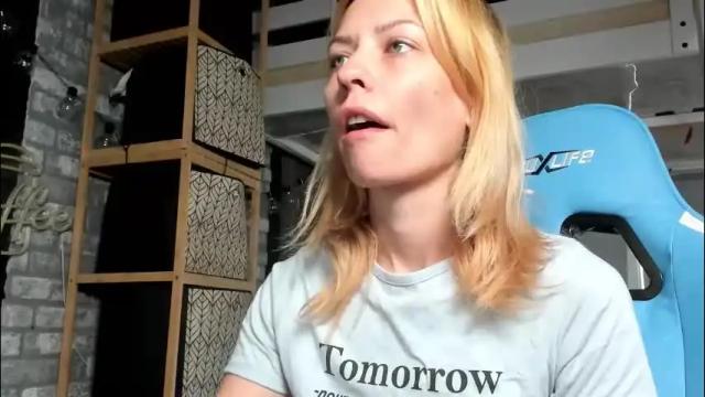 Image 8 of karoline121 Stream on Chaturbate on 1 month ago